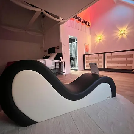 La Maison Du Plaisir Loveroom Ferienhaus Pontorson